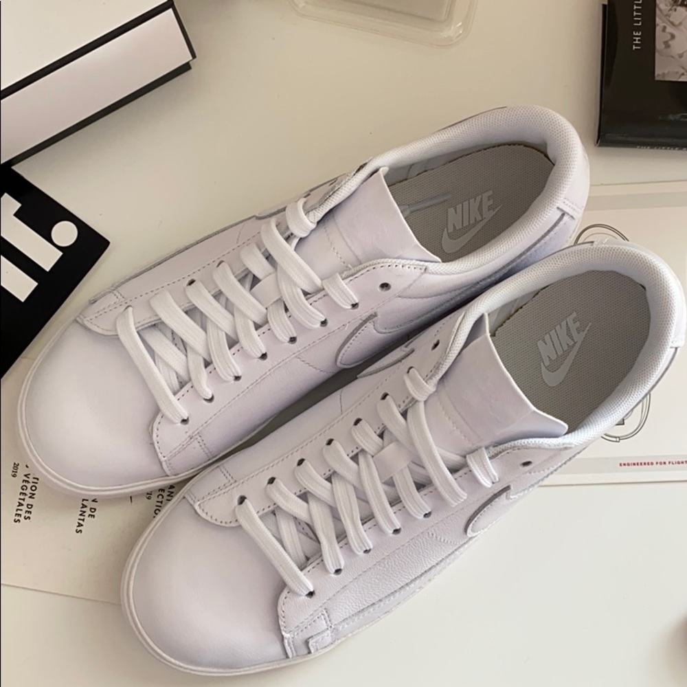 NWT Nike blazer low leather triple white - Picture 8 of 12
